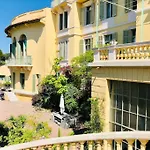 Luxury, Luminous Apartment Sea & Mountain Views