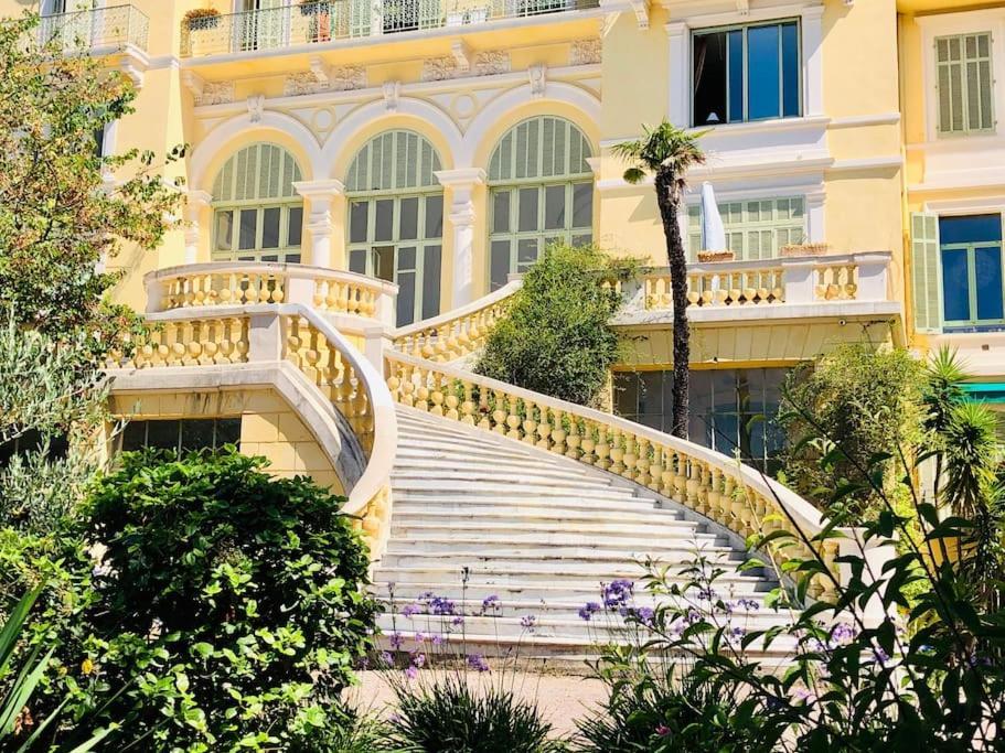 Luxury, Luminous Sea & Mountain Views *